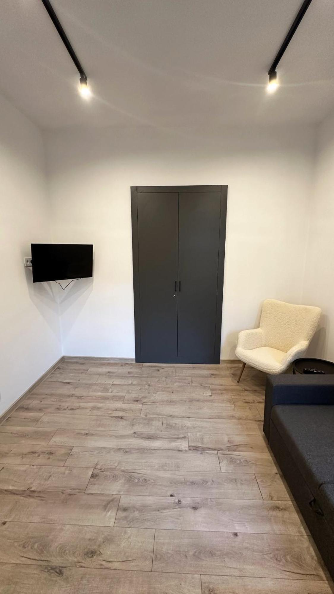 Apartment Vip Virmenska Street Λβιβ Εξωτερικό φωτογραφία